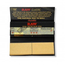 Raw Black Classic Connoisseur 1¼  Size With Tips Natural Original Rolling Paper